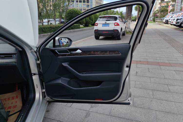 Used Volkswagen Magotan 2019 330TSI DSG Luxury Version China VI Standard
