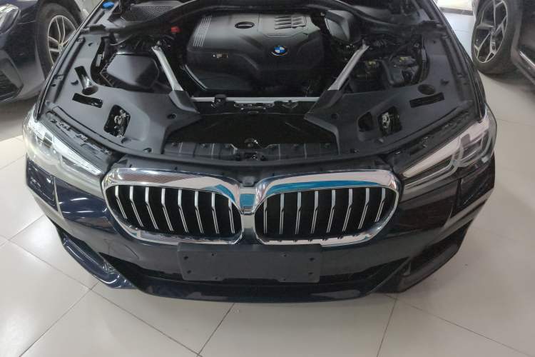 Used BMW 5 Series 2021 Facelifted 530Li Leading Edition M Sport Package
