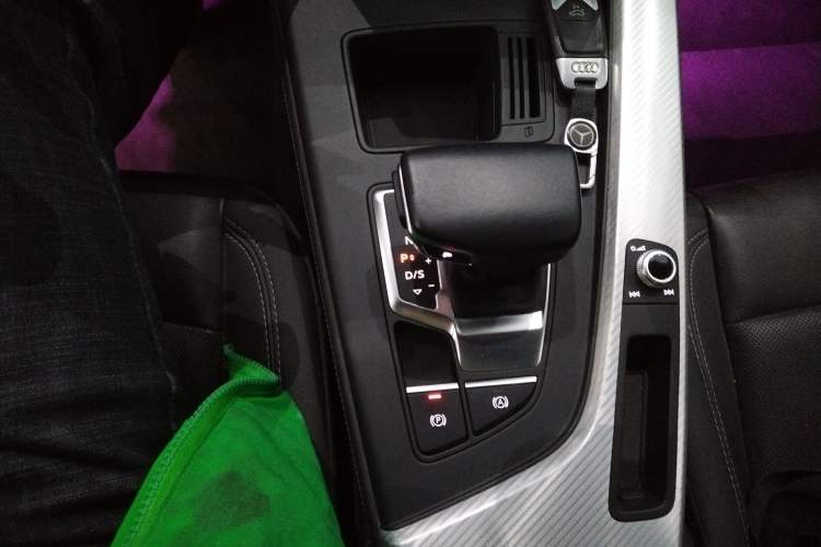 Used Audi A4L 2020 40 TFSI Fashionable and Elegant Model