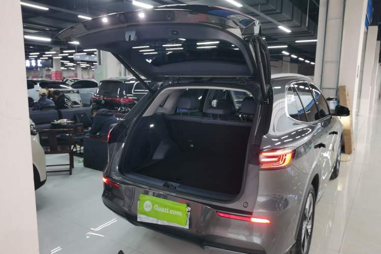 Used  E5 2024 530km Starship Edition