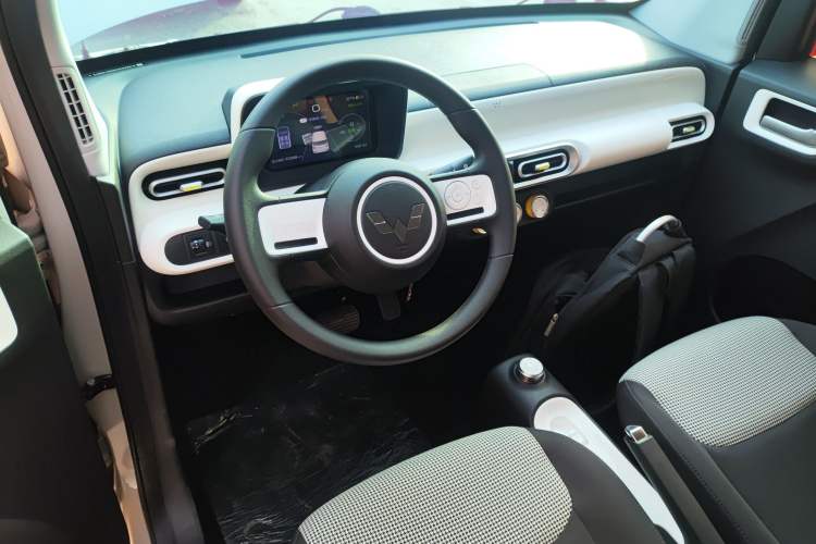 Used Wuling Hongguang MINIEV 2024 3rd Generation 215km Youth Edition