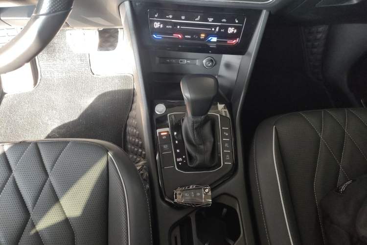 Used Volkswagen Tiguan L 2023 330TSI Automatic Two-Wheel Drive R-Line Enjoyment Edition