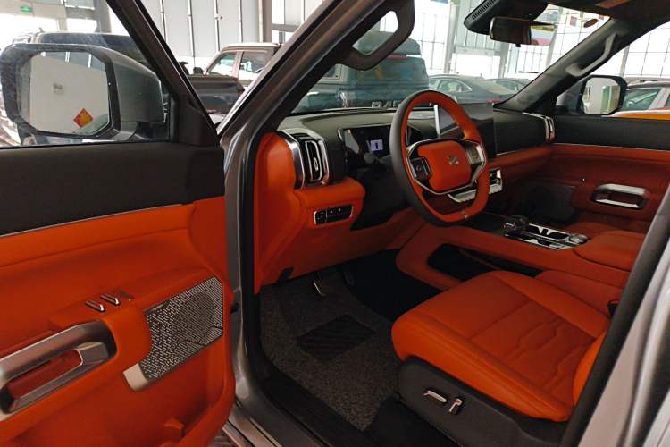 Used Dongfeng Zhengzhou Nissan Z9 2025 GT 2.0T Automatic Gasoline 4x4 First-Edition Smart Edition
