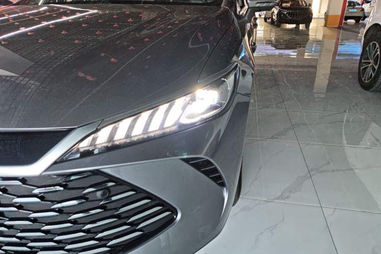 Used BYD Qin PLUS 2025 DM-i Smart Drive 120KM Superior Model