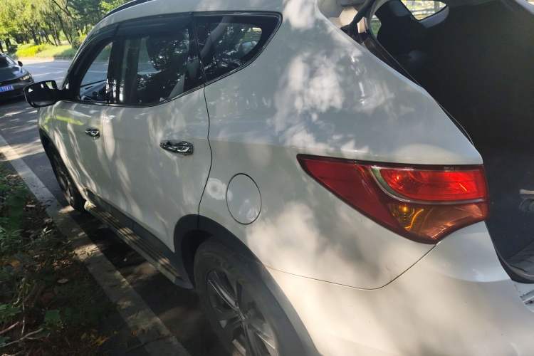 Used Hyundai Santa Fe 2015 2.0T Automatic Two-Wheel Drive Smart Version 5 Seats
