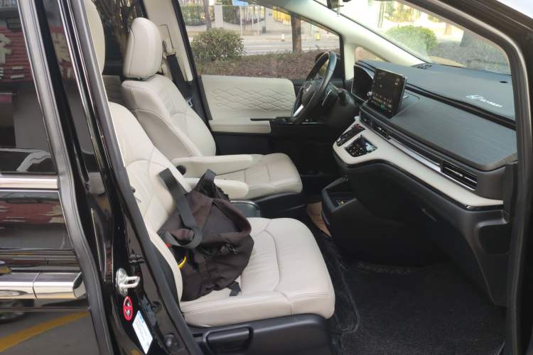 Used Honda Elysion 2024 2.0L eHEV Luxury Edition
