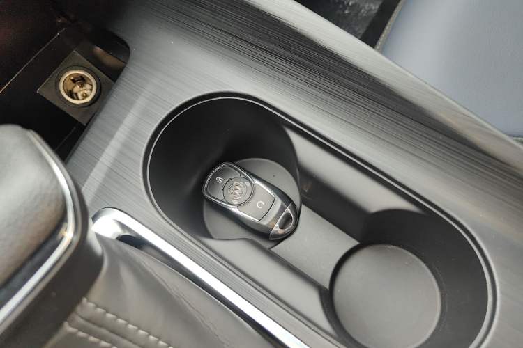 Used Buick Velite 6 2023 430km Range Commuter Version