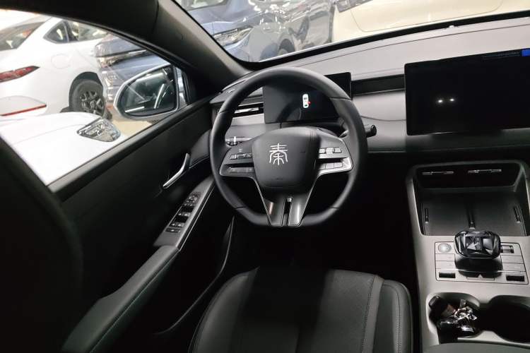 Used BYD Qin PLUS 2025 DM-i Smart Drive 55KM Leading Model