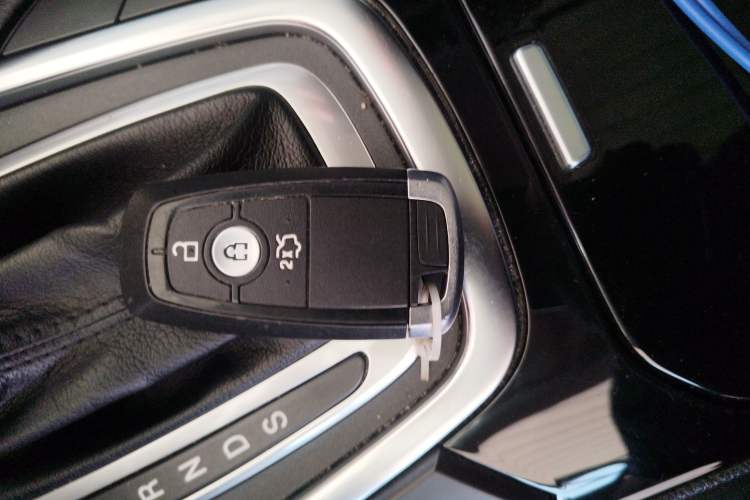 Used Ford Edge 2018 EcoBoost 245 Two-Wheel-Drive Titanium 7-Seater China VI Standard