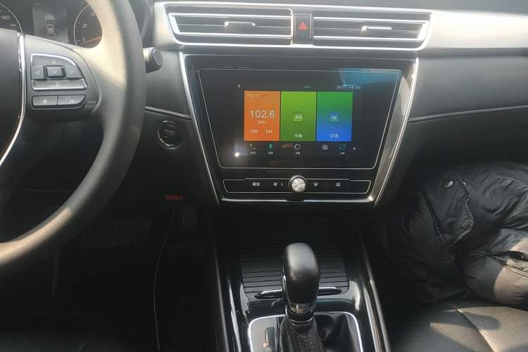 Used Roewe i5 2019 1.5L Automatic 4G Connected Langyue Edition