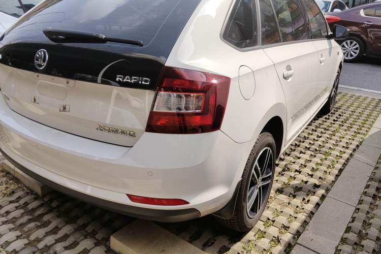 Used Skoda Rapid Spaceback 2016 Revised 1.6L Automatic Smart Drive Version