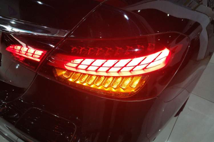 Used Mercedes-Benz E-Class New Energy 2022 Restyled E 350 e L Plug-in Hybrid Sedan
