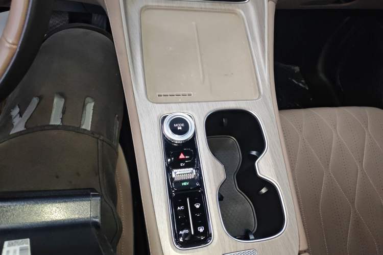 Used Chery Tiggo 8 PLUS C-DM 2025 1.5T 116 km Prestige Version 5 Seats