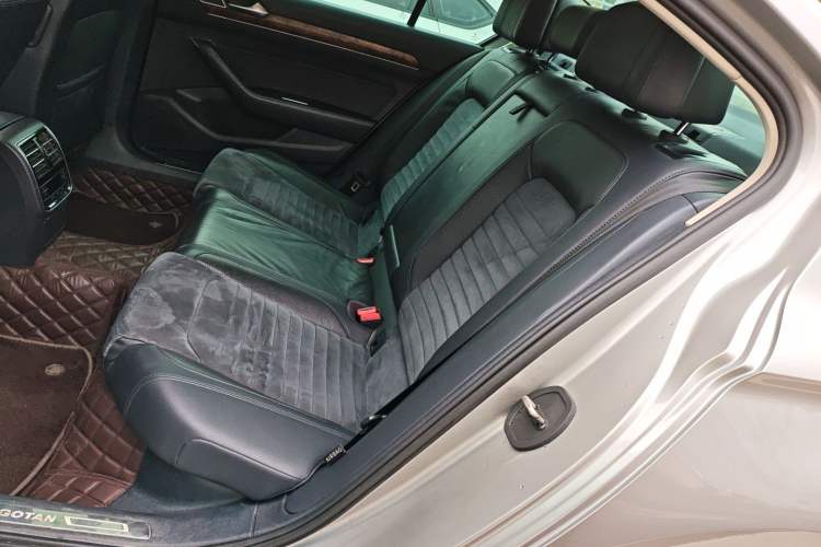 Used Volkswagen Magotan 2017 330TSI DSG Luxury Model
