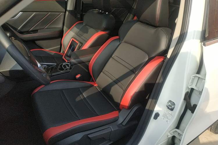 Used Venucia T60 2020 1.6L CVT Smart Drive Version China VI Standard
