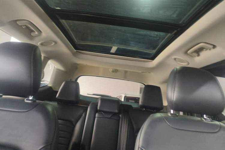 Used Ford Edge 2016 EcoBoost 245 Two-Wheel-Drive Titanium 7-Seater
