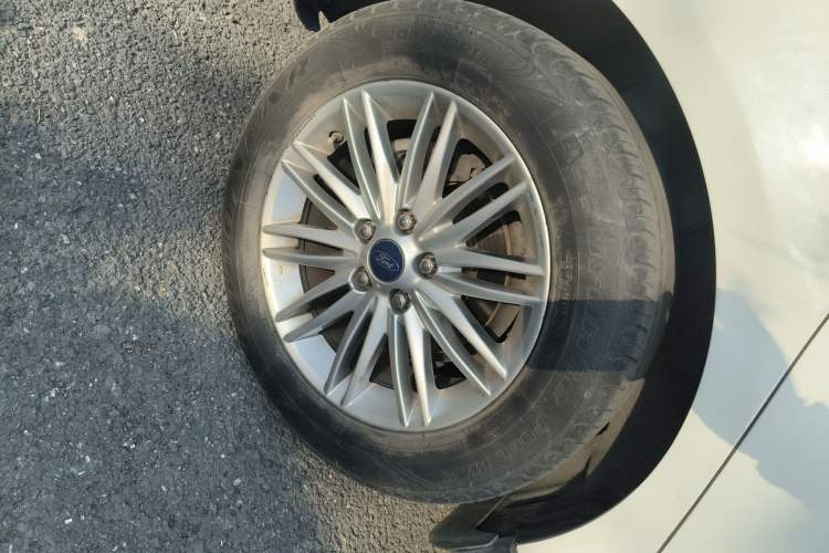 Used Ford Focus 2015 Sedan EcoBoost 180 Automatic Flagship Model