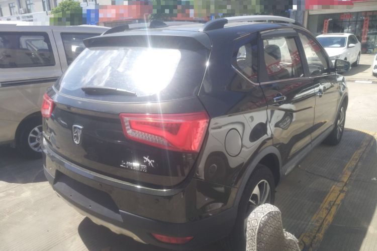 Used Baojun 560 2015 1.8L Manual Luxury Model
