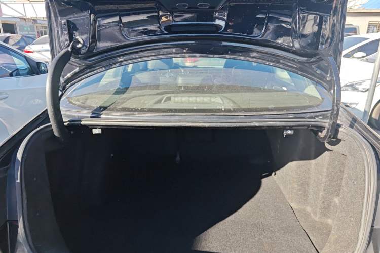 Used Volkswagen Sagitar 2015 1.6L Manual Comfort Model