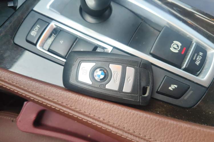 Used BMW 5 Series 2017 525Li Leading Model
