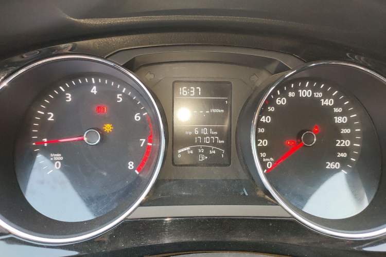 Used Volkswagen Sagitar 2015 1.6L Manual Comfort Model