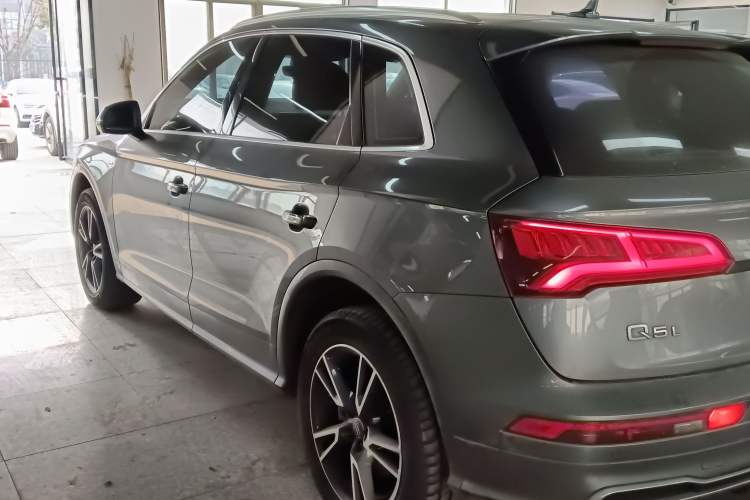 Used Audi Q5L 2020 Updated 40 TFSI Prestige Fashion Edition
