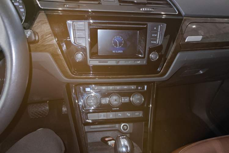 Used Volkswagen Touran 2016 Volkswagen Touran L 330TSI DSG Luxury Edition