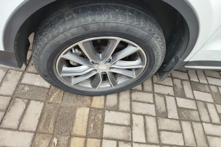 Used Geely Auto Emgrand X7 Sport 2018 1.8TD Automatic Two-Wheel Drive Smart Connect 4G Internet Edition
