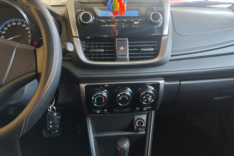 Used Toyota YARiS L 2016 Revised 1.5E CVT Charming Edition