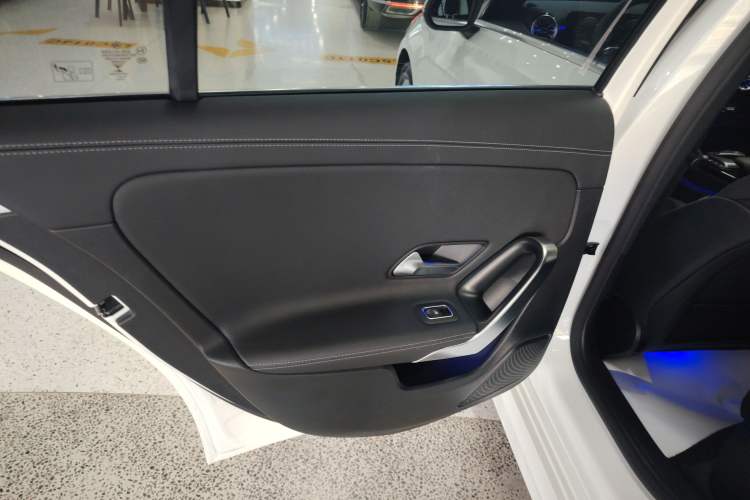 Used Mercedes-Benz A-Class 2021 A 200 L Sport Sedan Fashion Model
