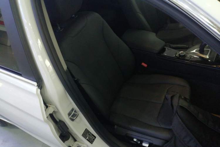 Used BMW 3 Series 2017 320Li Fashion Model
