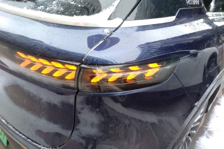 Used VOYAH FREE 2021 Four-Wheel Drive Standard Range-Extended Exclusive Luxury Package
