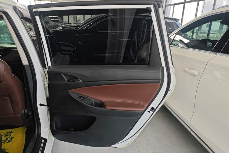 Used Buick GL6 2019 18T 6-Seater Connected Luxury Version China VI Standard