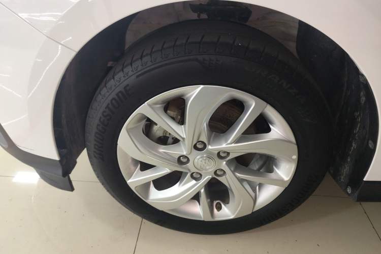 Used Buick Velite 6 2023 430km Range Commuter Version
