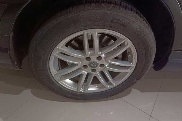 Used Audi Q7 2018 40 TFSI Comfort Model
