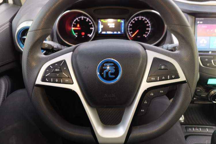 Used BYD Yuan New Energy 2018 EV360 Smart Connect Cool Edition
