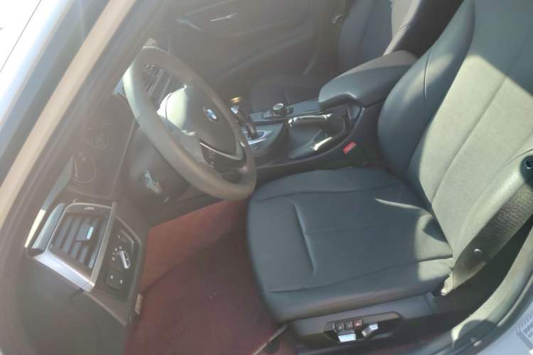 Used BMW 3 Series 2017 318i Fashion Model
