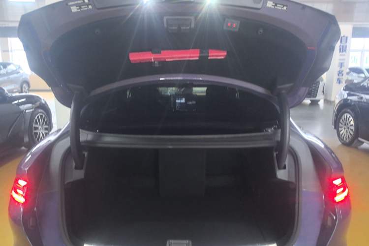 Used Denza Z9 2024 1100 km Four-Wheel Drive Max Version
