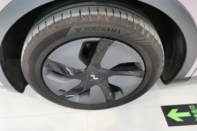 Used ONVO L60 2024 60 kWh Rear-Drive Version