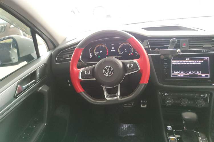 Used Volkswagen Tiguan L 2021 330TSI Automatic Two-Wheel Drive R-Line Enhanced Edition
