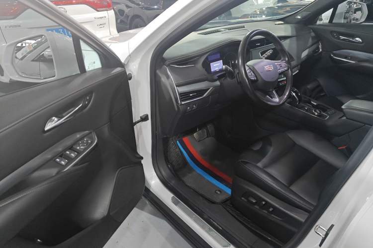 Used Cadillac XT4 2020 28T Two-Wheel-Drive Leading Version