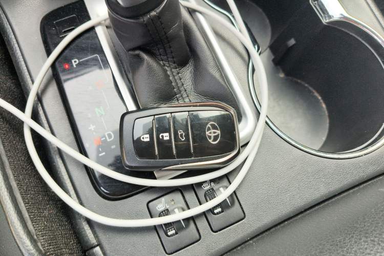 Used Toyota Highlander 2018 2.0T Four-Wheel Drive Prestige Version 7 Seats China V Emission Standard