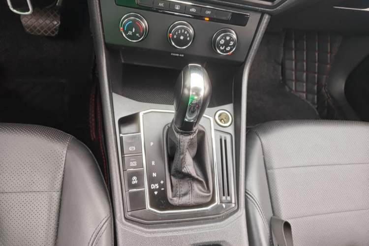 Used Volkswagen Lavida 2018 1.5L Automatic Comfort Edition China V Standard