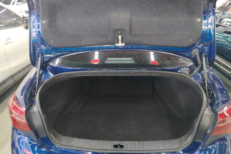 Used Infiniti Q50L 2018 2.0T Enjoyment Edition China V standard
