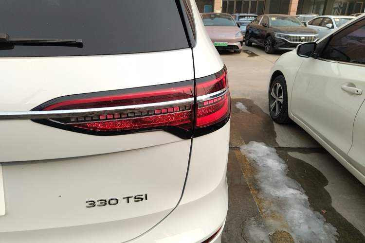 Used Volkswagen Viloran 2024 330TSI Luxury Edition
