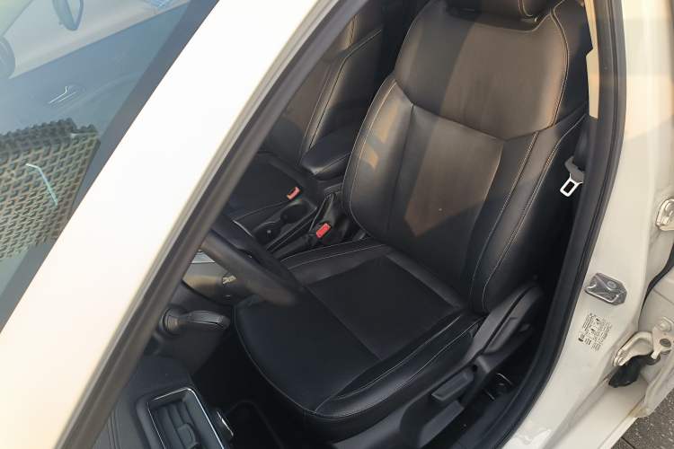 Used Ford Escort 2015 1.5L Automatic Fashion Model
