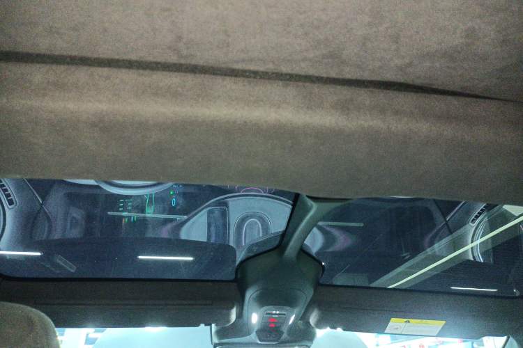 Used  11 2024 730 Luxury Edition with Three Lasers and Rear-Wheel Drive