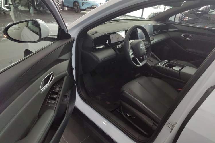 Used BYD Qin L 2025 EV 545KM Beyond Version
