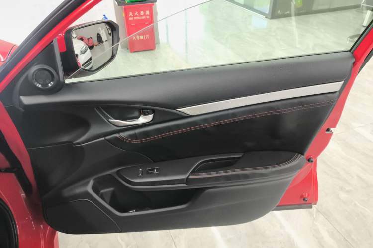 Used Honda Civic 2016 220TURBO CVT Luxury Edition
