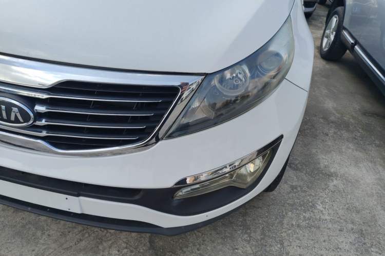 Used Kia Sportage R 2014 2.0L Manual Two-Wheel Drive GL Trim
